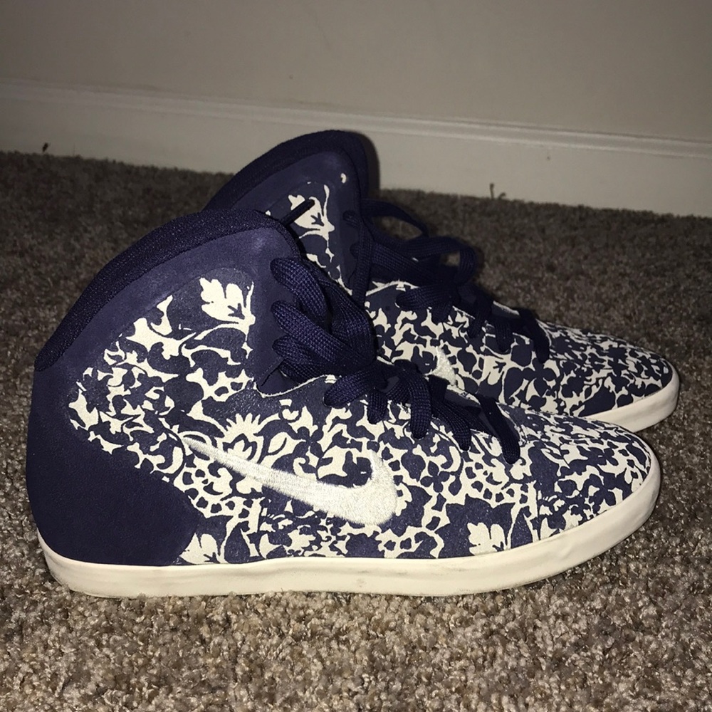 Nike Hyperclave Lite SDE Print, women’s size 11